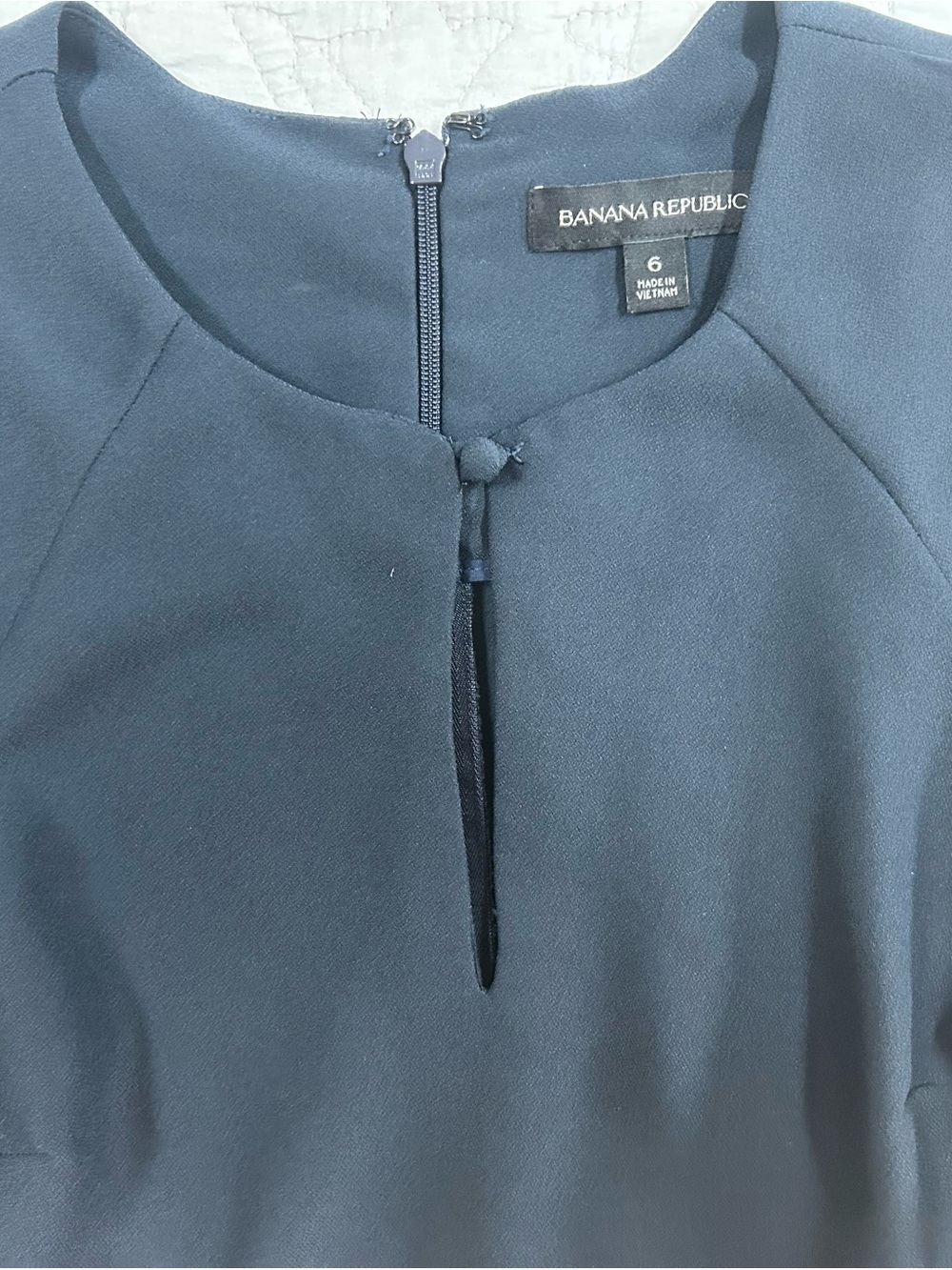 Banana Republic Navy Bell Sleeve Shift Dress Keyhole Neck Size 6 - Picture 7 of 11